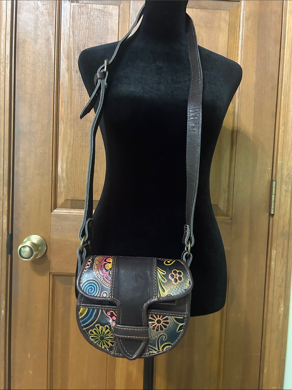 Handmade Leather Carriel Bag | Colombian Mola Art, Shoulder Bag